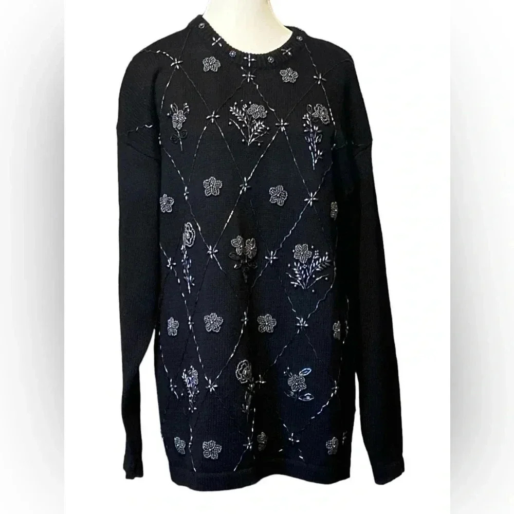 🍁Bentley black sweater with beautiful beading 🍁